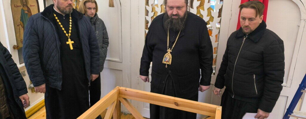 Епископ Амвросий посетил храм Преображения Господня в г. Березино