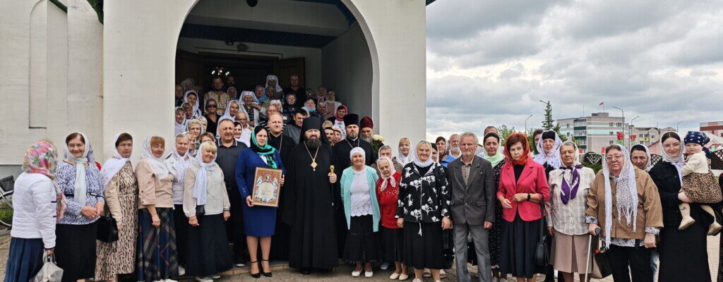 В день памяти святителя Николая Чудотворца епископ Амвросий возглавил престольное торжество в Никольском храме г. Березино
